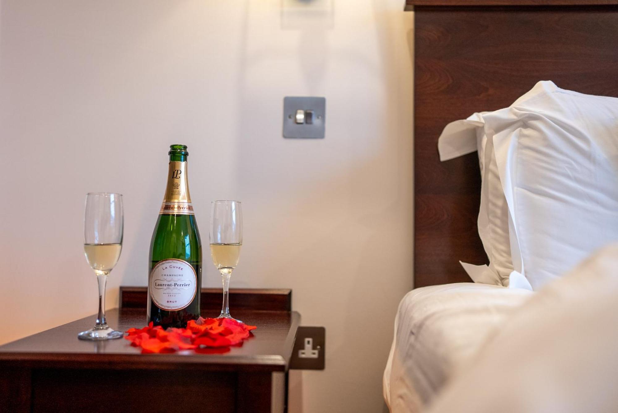 County Hotel Chelmsford Eksteriør bilde